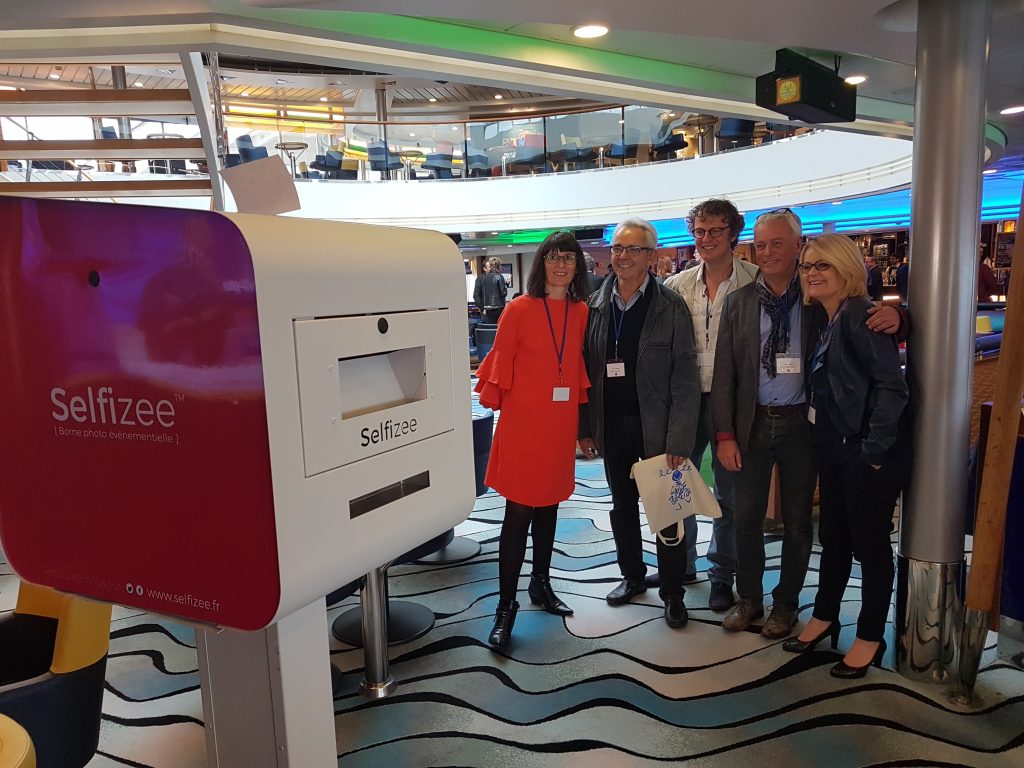 Animation photobooth pour les 25 ans d’Initiative Pays de Morlaix à Roscoff sur la Brittany Ferries avec la borne selfie Selfizee