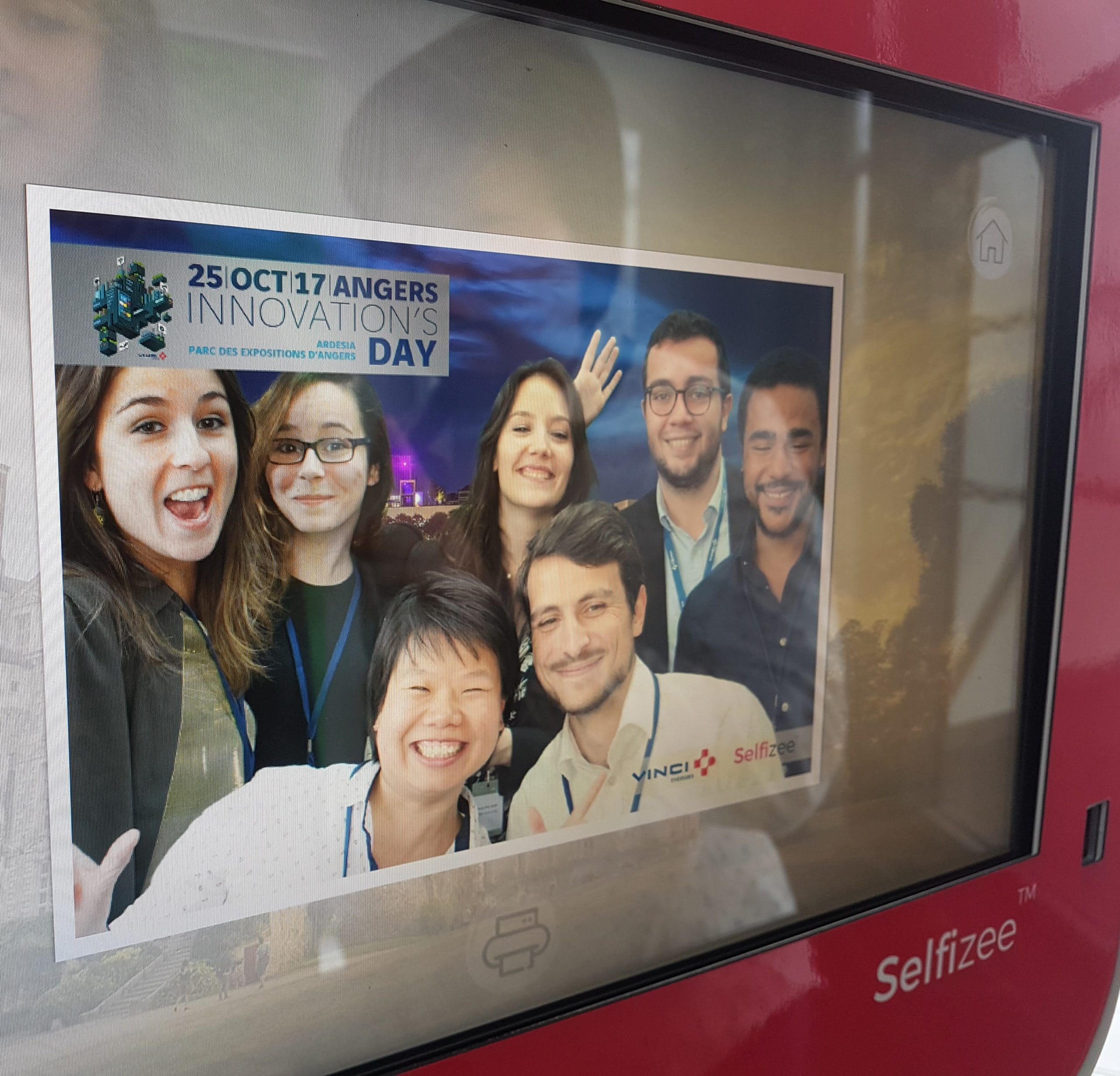 Animation box photo et fond vert avec impression selfie instantanée au salon Innovation's Day à Angers