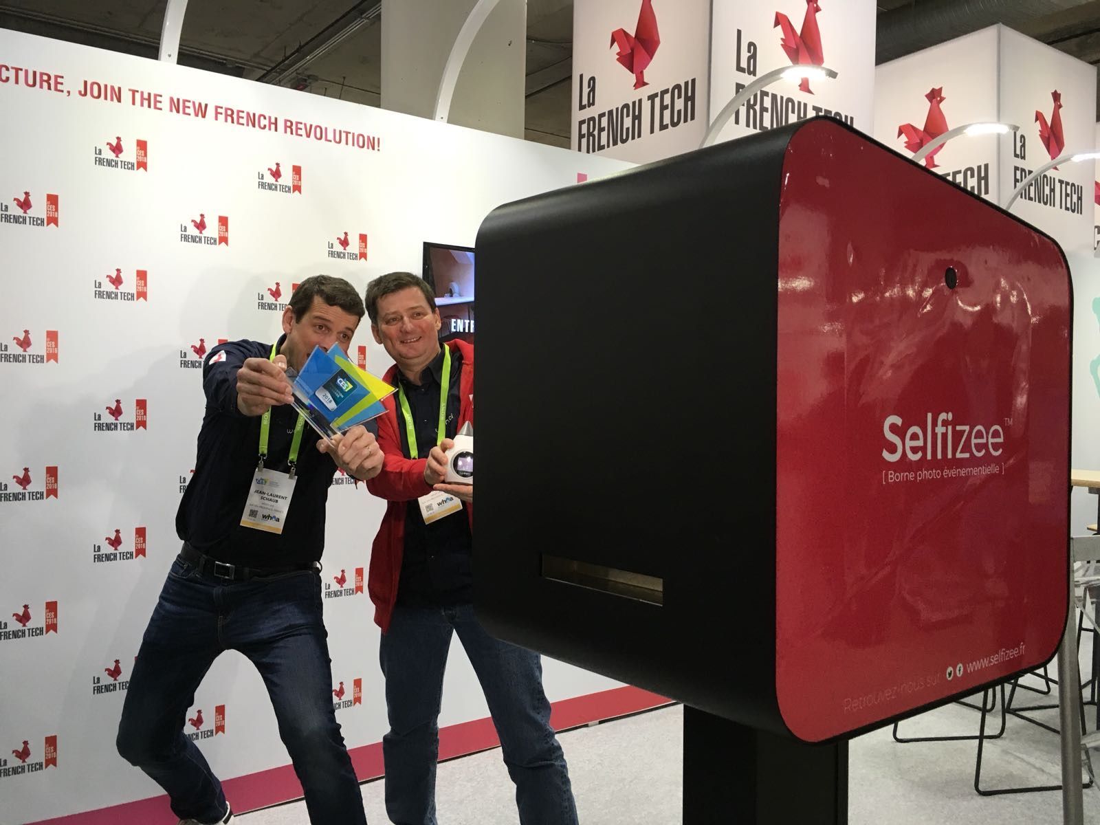 Animation borne photo au stand de La French Tech au CES 2018 de Las Vegas - selfies personnalisés au salon de l'innovation technologique