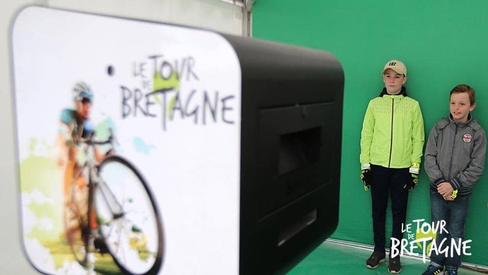 Animation photo fond vert et box selfie Tour de France 2018 arrivée à Mûr-de-Bretagne en Côtes d'Armor