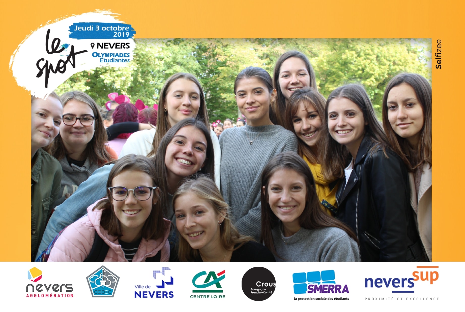 Borne photo animation selfie aux Olympiades étudiantes 2019 au parc Roger Salengro Nevers avec impressions photos personnalisées pour les étudiants