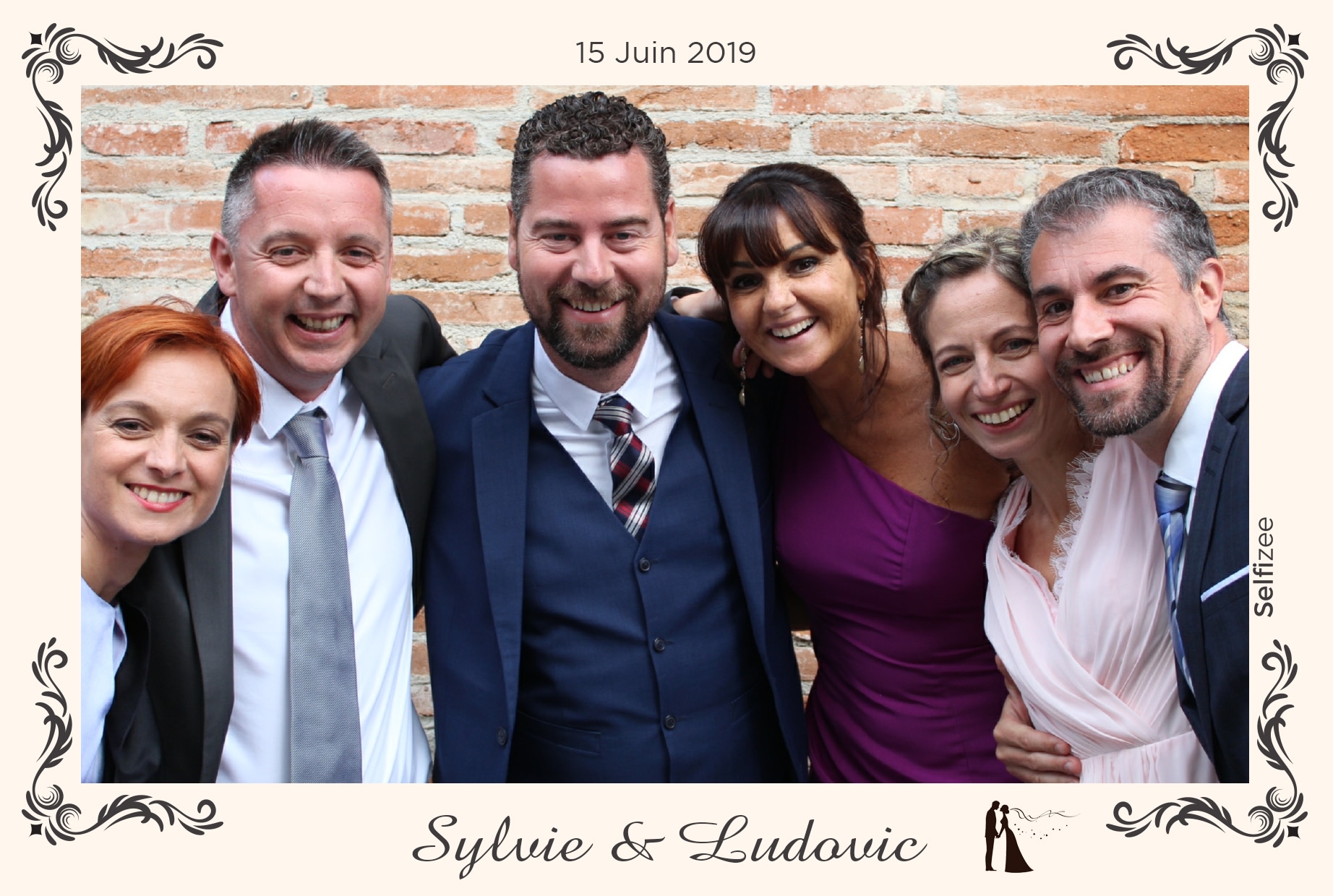 Selfie personnalisé et animation box photo mariage Toulouse - location photobooth fête, anniversaire, mariage, soirée, baptême à Toulouse et en Haute Garonne