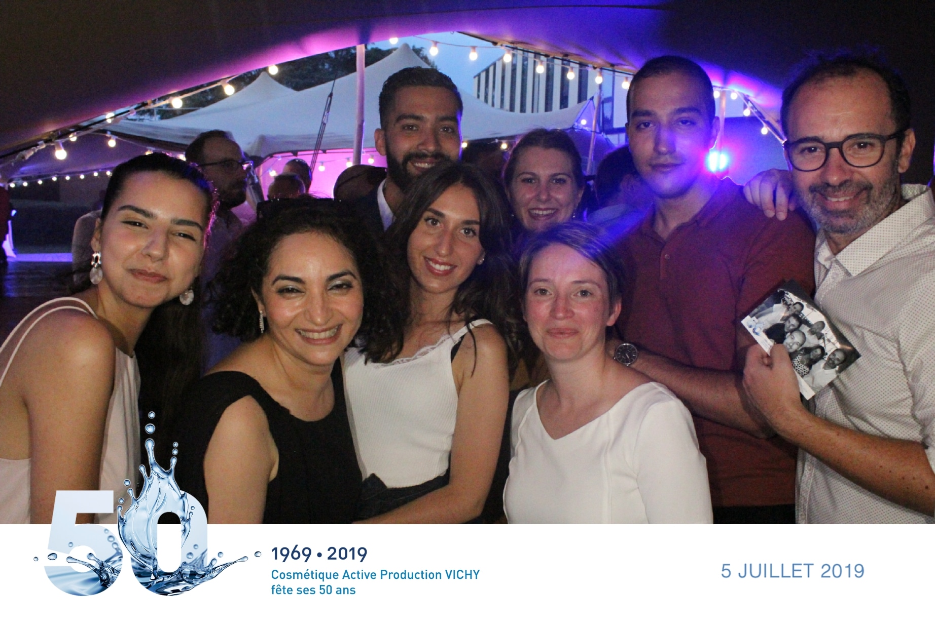 Animation selfie box avec impressions photos pour fête anniversaire 50 ans de la marque Vichy au site l'Oréal de Vichy entre Clermont Ferrand et Nevers