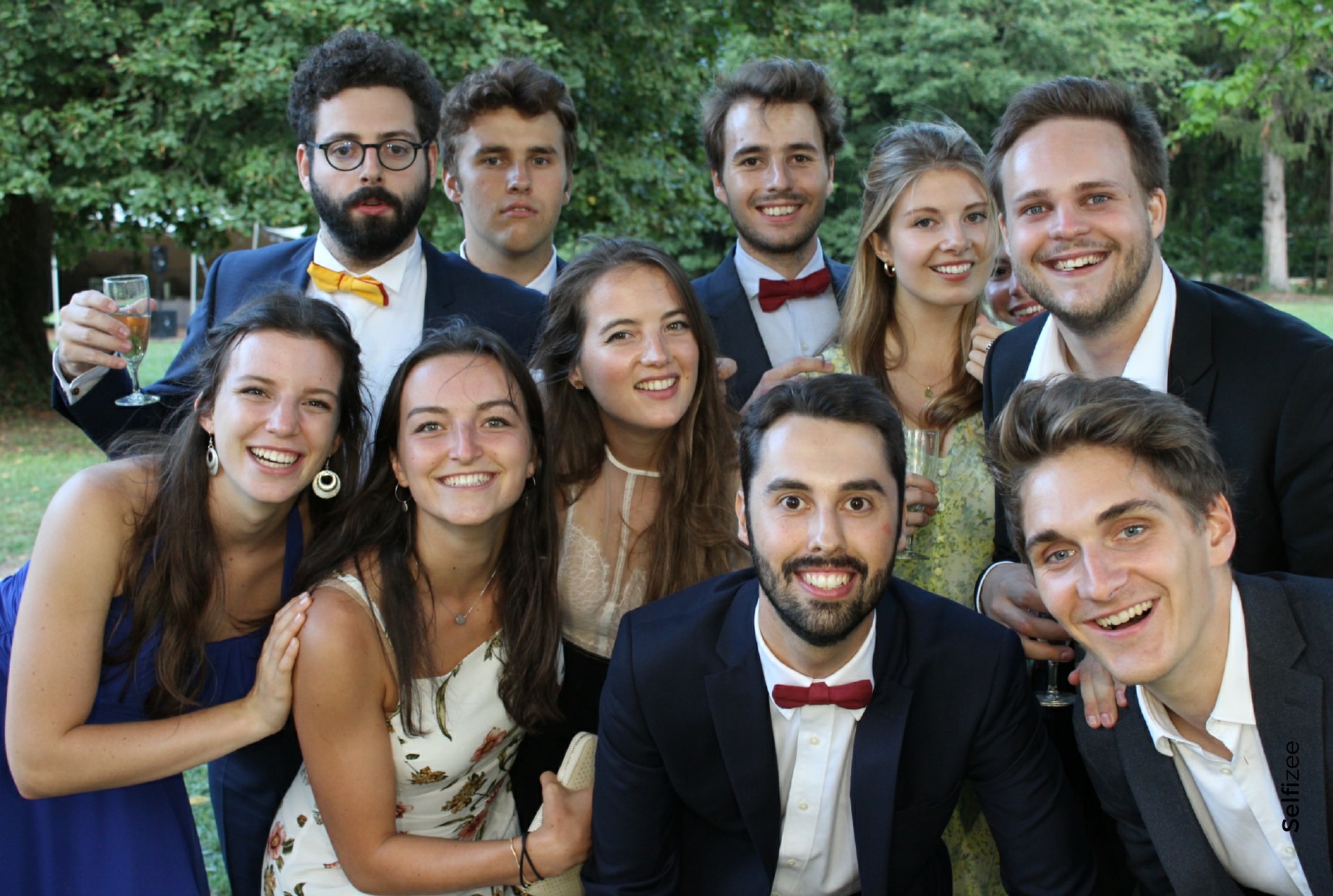 Selfie mariage personnalisé et imprimé avec borne photo à louer pour animation mariage à Grenoble et en Isère