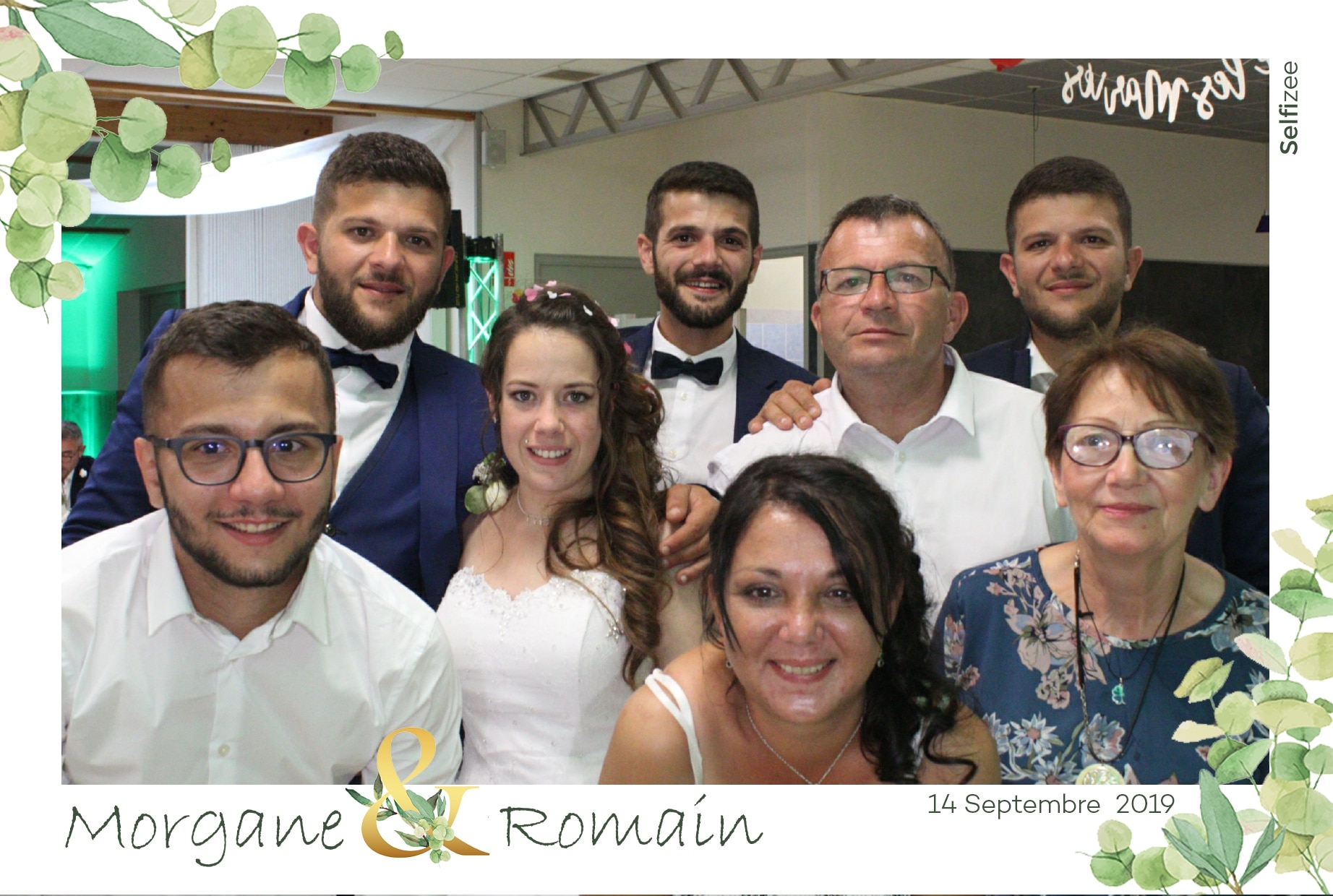 Location photobooth borne photo mariage à Cholet en Maine et Loire avec impressions selfies personnalisés