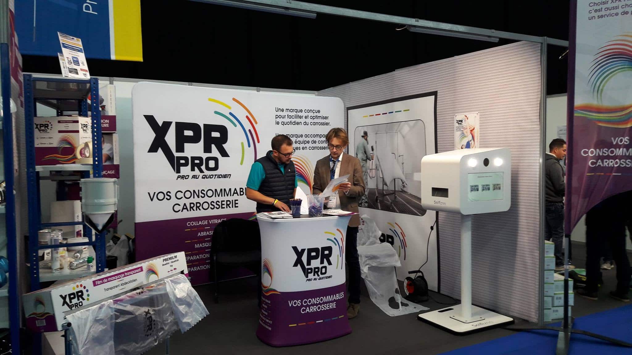 Animation borne photo stand XPR Pro au salon Inotech 2018 à la Grande Halle d'Auvergne dans l'agglomération de Clermont Ferrand avec selfies personnalisés pour les visiteurs