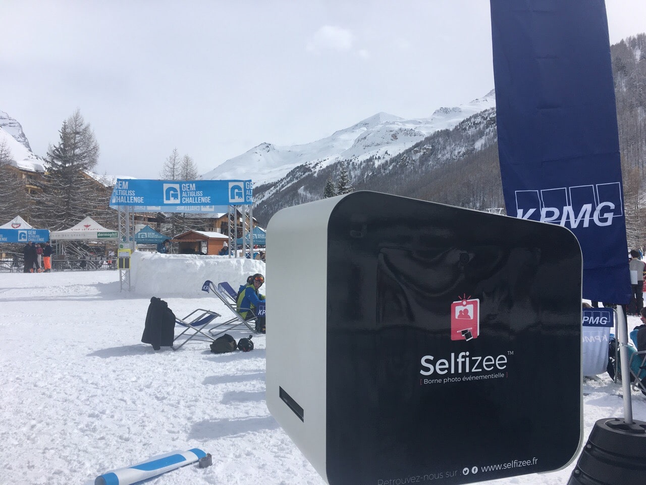 Animation photobooth connecté et photos personnalisées à la 19ème édition de la coupe du monde étudiante de ski et snowboard GEM Altigliss Challenge au Val d'Isère