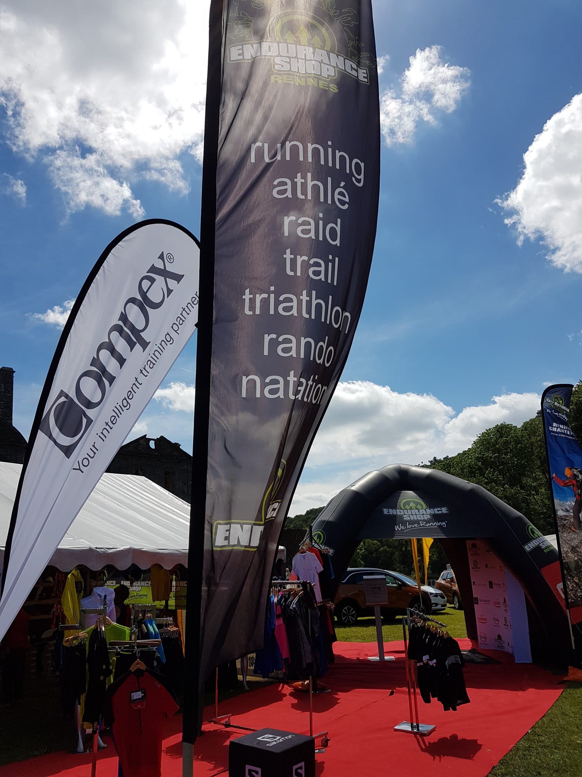 Borne photo avec animation photocall à l'arrivée Saint-Gelven du trail de Guerlédan juin 2017 en Côtes d'Armor