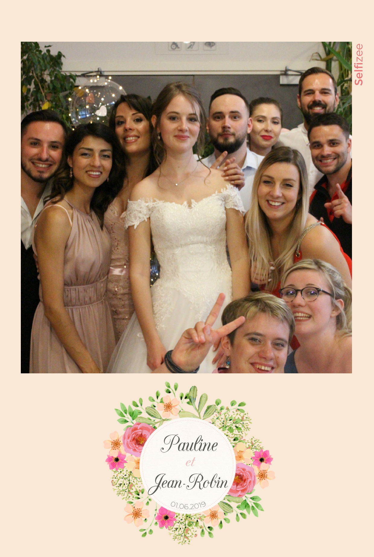 Photo mariage personnalisée avec borne selfie à louer Strasbourg / Bas Rhin pour animation mariage et impressions photos