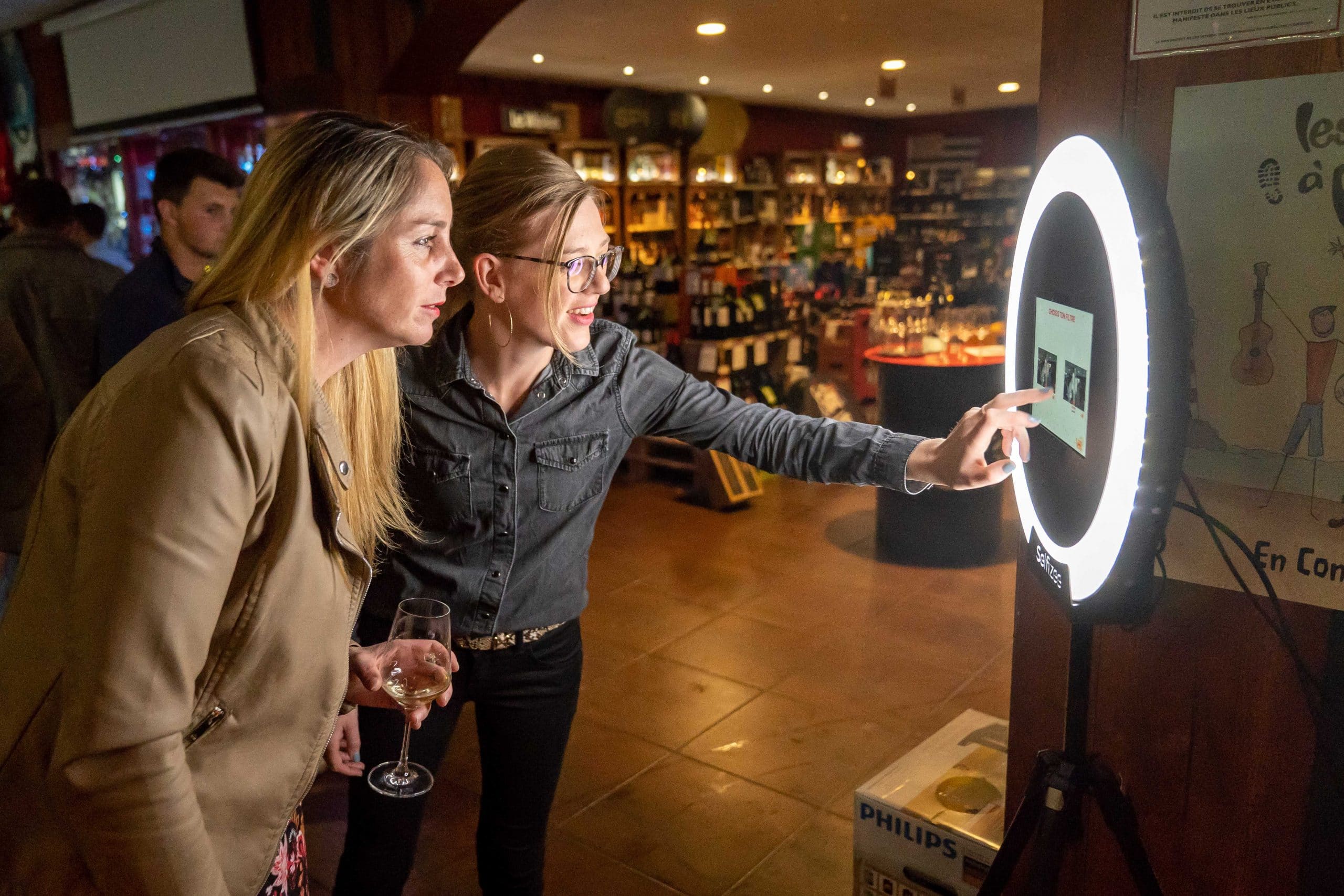 Borne selfie Spherik V and B Langueux près de Saint Brieuc avec photos personnalisées et filtres