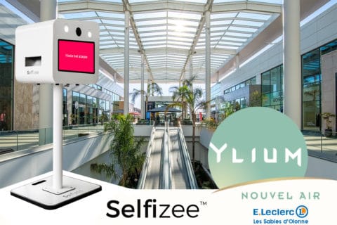 Achat d'une borne photo connectée Selfizee par le centre commercial Yluim situé aux Sables d'Olonne, Pays de la Loire