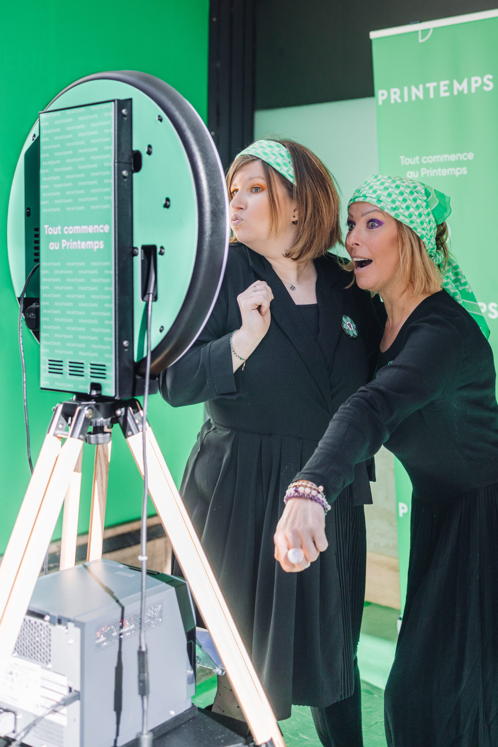 Evènement Printemps Rouen avec une Spherik, un magnet et un photocall